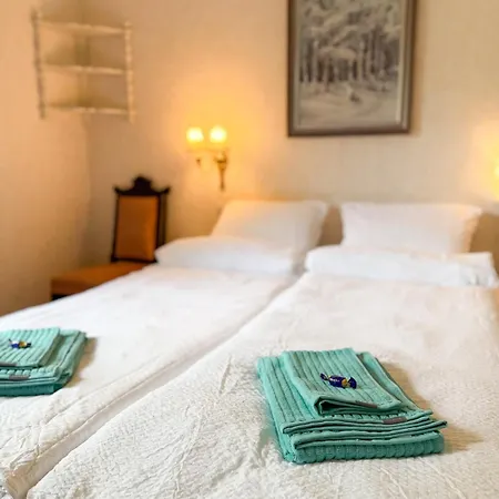 Tuomaa - Authentic Riverside Villa