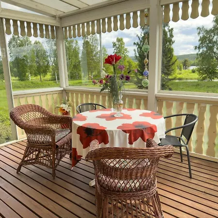 ヴィラ Tuomaa - Authentic Riverside ロヴァニエミ