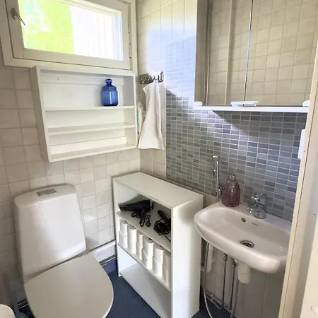 Tuomaa - Authentic Riverside Villa *