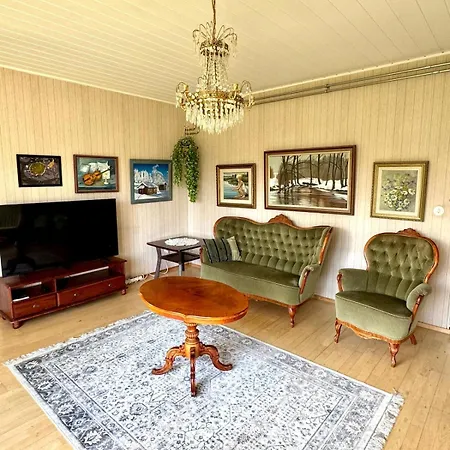 Tuomaa - Authentic Riverside Villa Rovaniemi