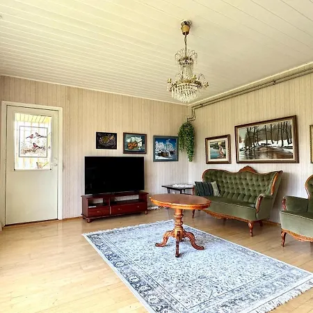 Tuomaa - Authentic Riverside ロヴァニエミ