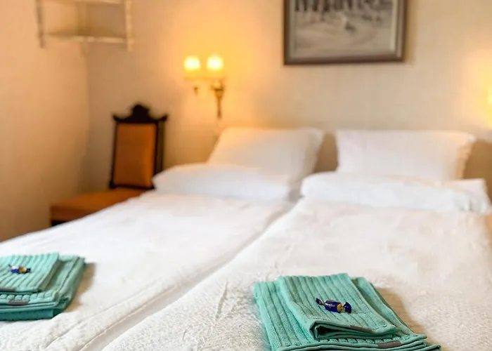 Tuomaa - Authentic Riverside Βίλα